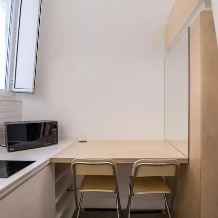 Studentville Apartment *